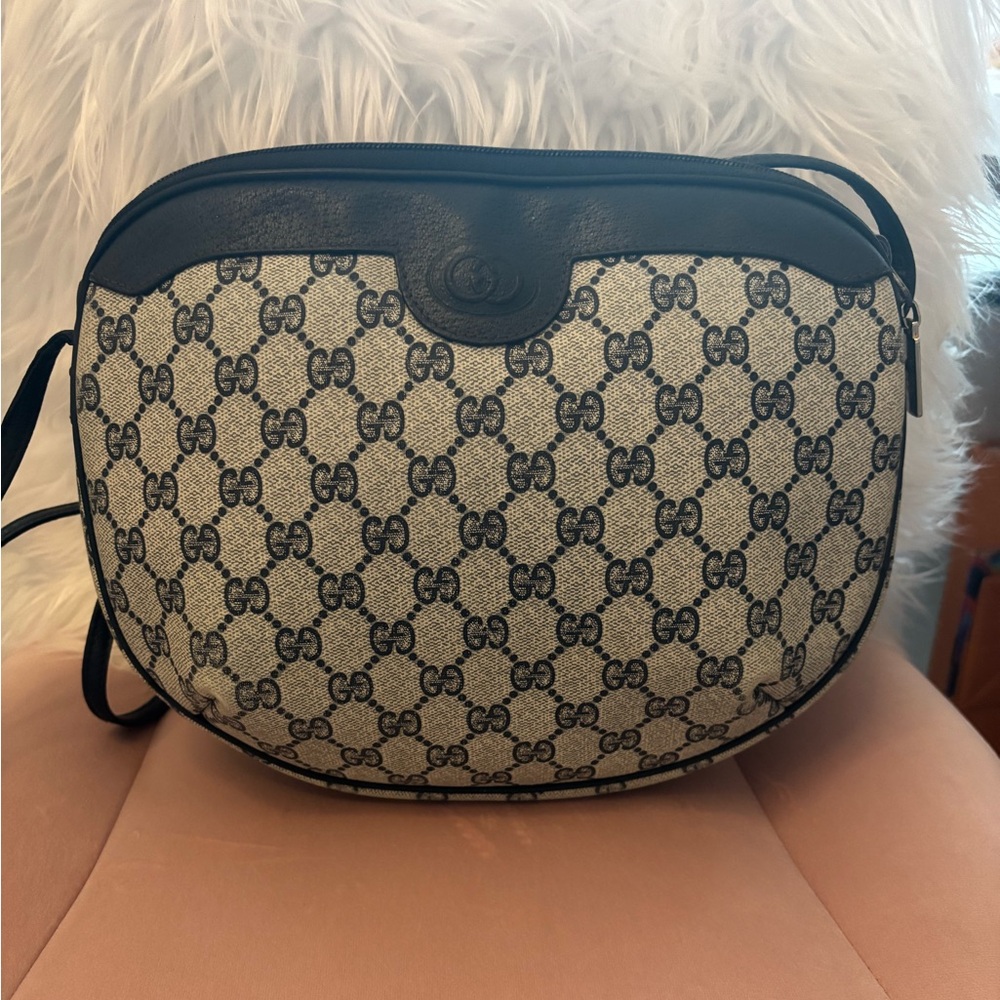 Gucci supreme crossbody vintage